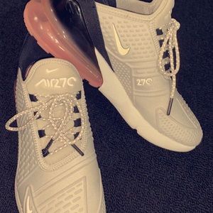 Nike Air Force Max 270